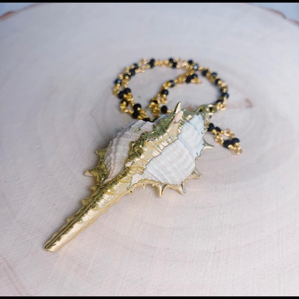 Golden Alba Pendant Necklace - Picture 5 of 6